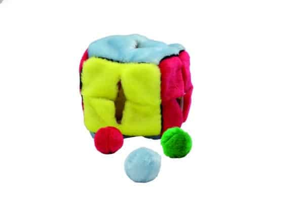 Cube de jeu en peluche pour chats