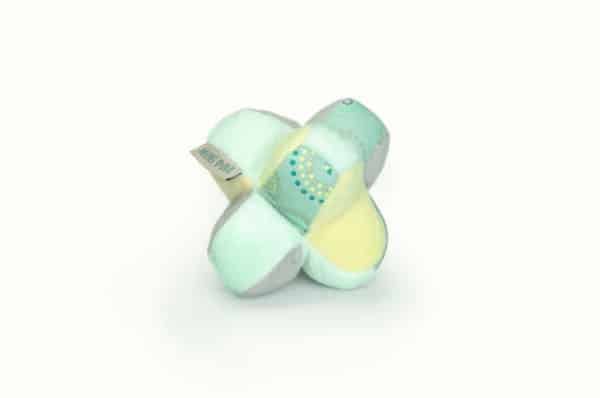 Cube hexa Minipal pour chihuahuas et tout petits chiens presence de peluche jaune - Beeztees