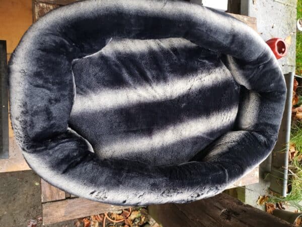 Canapé, panier Furry en peluche douce gris et noir, pour chiens 66 x 54 x 24 cm - Beeztees