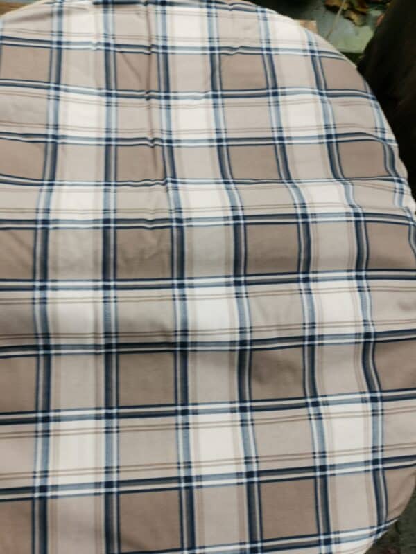 Coussin ovale à carreaux pour chiens - 102 x 67